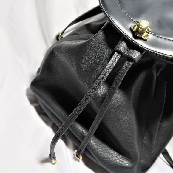 Danielle Nicole Black Backpack - Picture 4 of 8